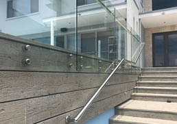 Specialists in glass balustrading and pool fences